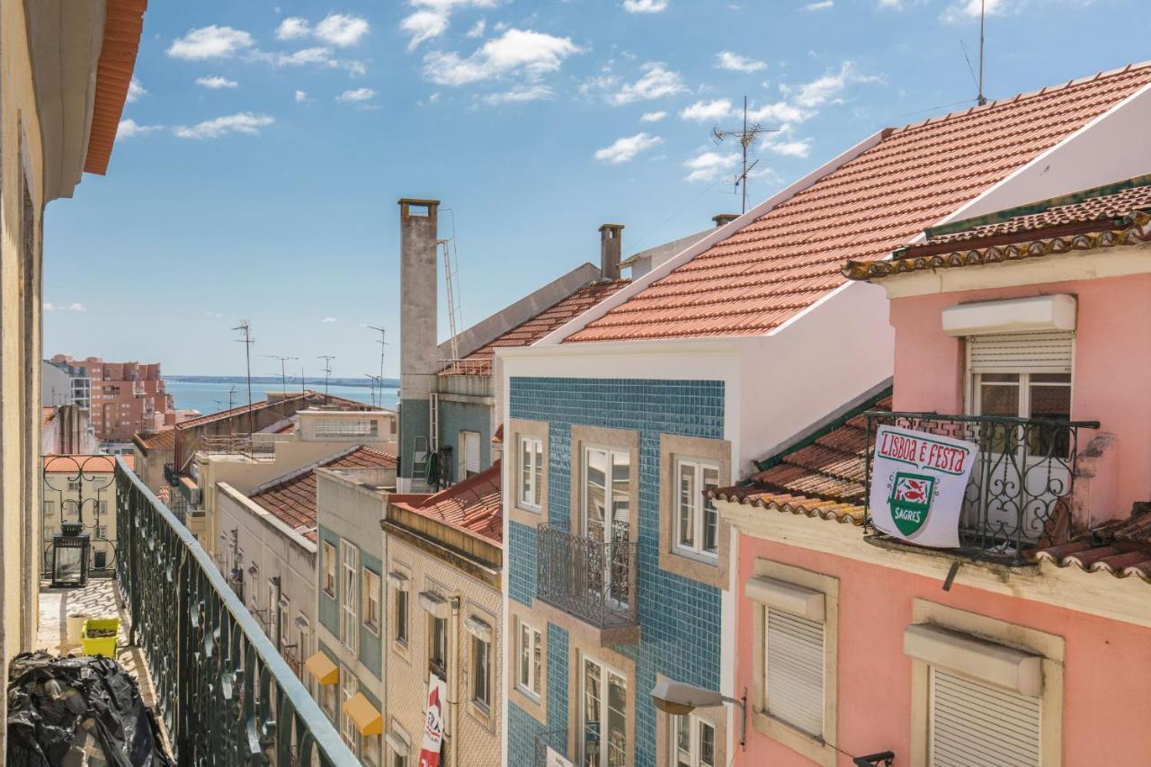 Lovelystay - Sunny Flat W/ Balcony Overseeing Graca And River Lisboa Exteriér fotografie