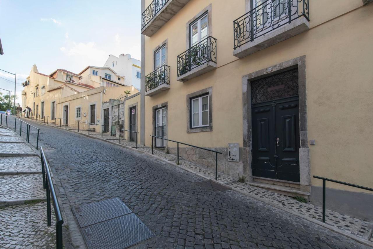 Lovelystay - Sunny Flat W/ Balcony Overseeing Graca And River Lisboa Exteriér fotografie