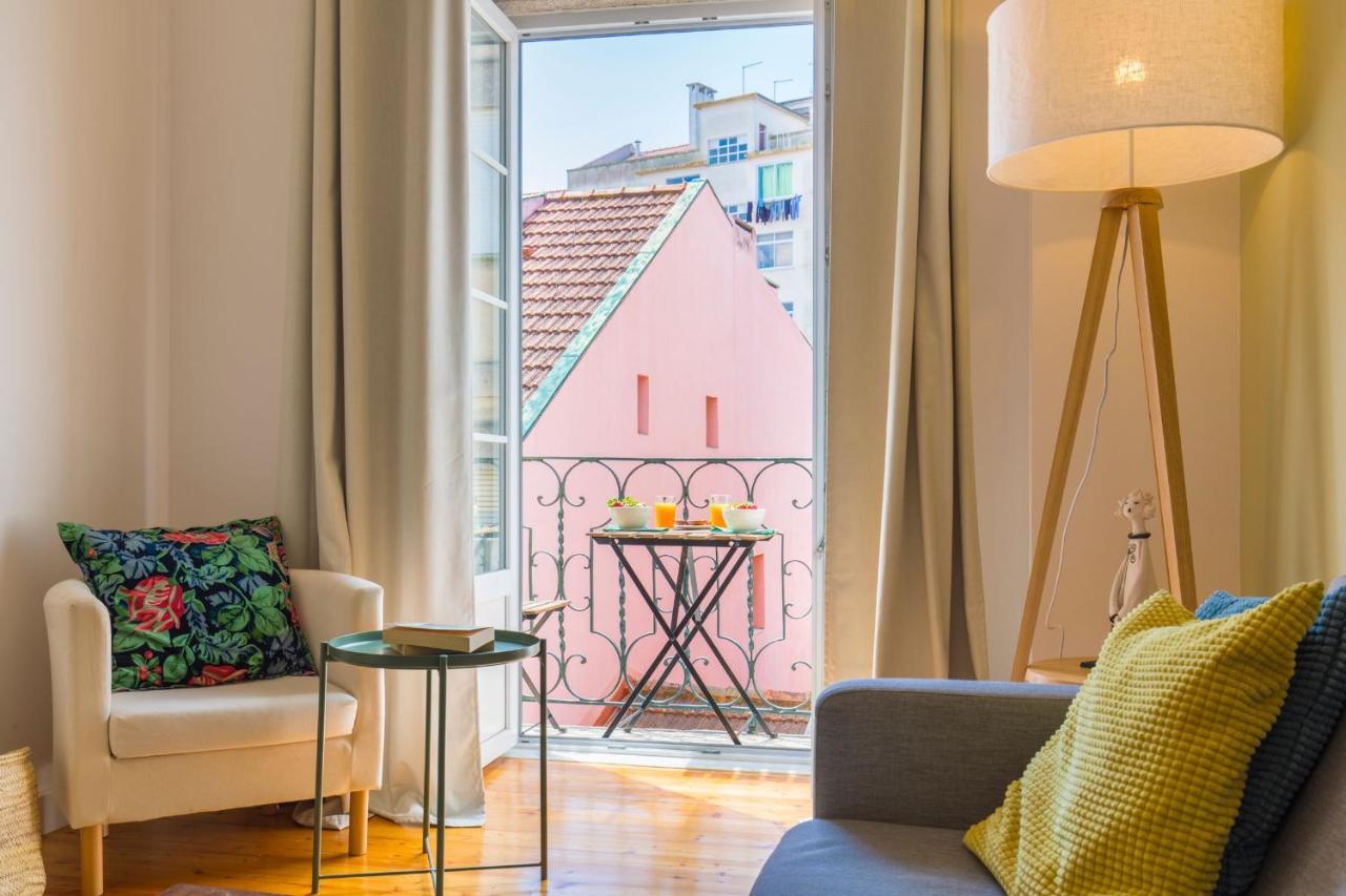 Lovelystay - Sunny Flat W/ Balcony Overseeing Graca And River Lisboa Exteriér fotografie