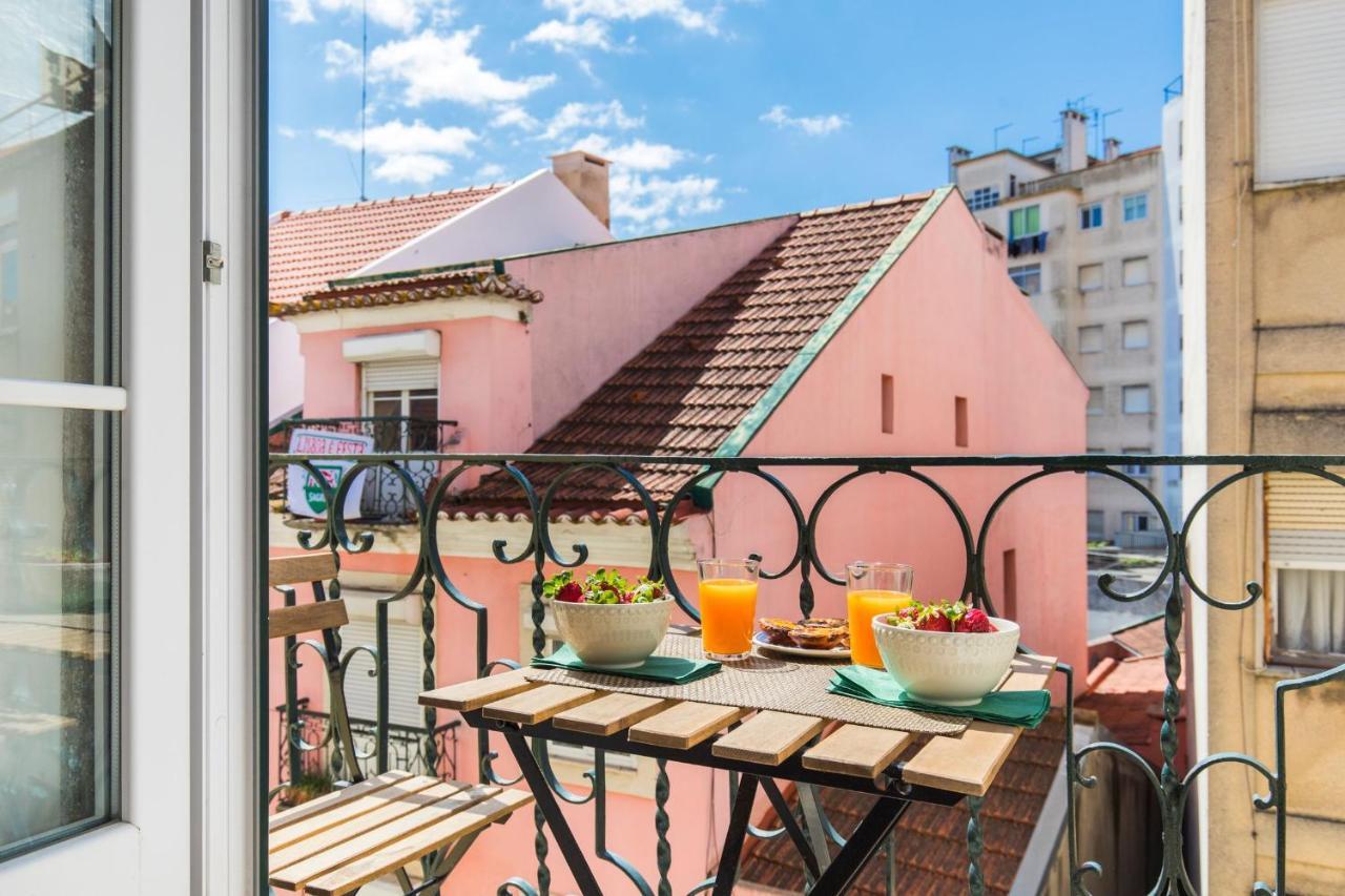 Lovelystay - Sunny Flat W/ Balcony Overseeing Graca And River Lisboa Exteriér fotografie